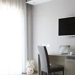 Alludo לינה וארוחת בוקר