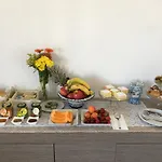 Alludo לינה וארוחת בוקר