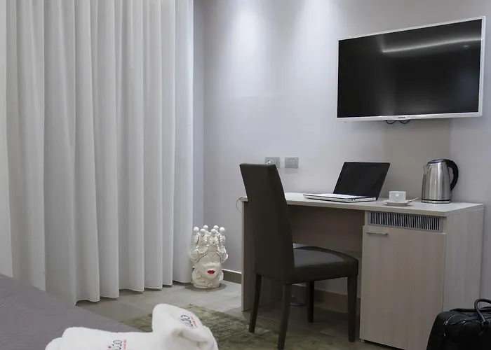 Alludo לינה וארוחת בוקר